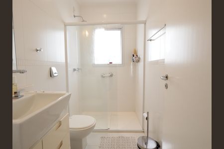 Casa de condomínio à venda com 420m², 4 quartos e 7 vagasBanheiro da Suíte 4