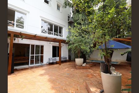 Casa de condomínio à venda com 420m², 4 quartos e 7 vagasÁrea externa