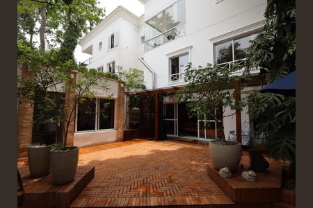 Casa de condomínio à venda com 420m², 4 quartos e 7 vagasÁrea externa