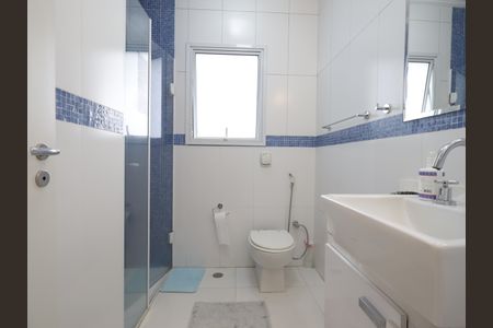 Casa de condomínio à venda com 420m², 4 quartos e 7 vagasBanheiro da Suíte 1