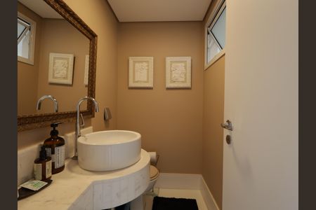 Casa de condomínio à venda com 420m², 4 quartos e 7 vagasLavabo