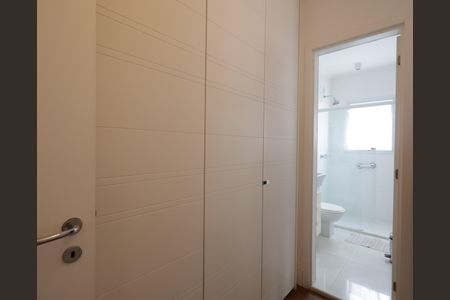 Casa de condomínio à venda com 420m², 4 quartos e 7 vagasSuíte 4