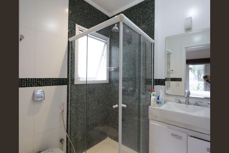 Casa de condomínio à venda com 420m², 4 quartos e 7 vagasBanheiro da Suíte 2