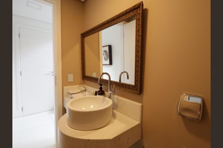 Casa de condomínio à venda com 420m², 4 quartos e 7 vagasLavabo