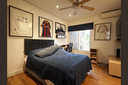 Casa de condomínio à venda com 420m², 4 quartos e 7 vagasSuíte 1