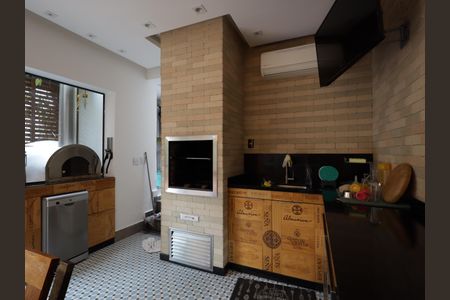 Casa de condomínio à venda com 420m², 4 quartos e 7 vagasÁrea gourmet