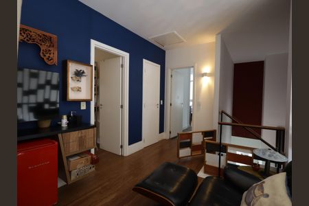 Casa de condomínio à venda com 420m², 4 quartos e 7 vagasSala Intima