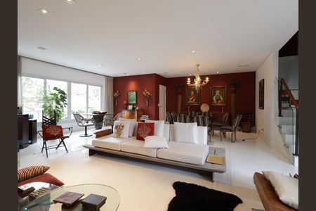 Casa de condomínio à venda com 420m², 4 quartos e 7 vagasSala