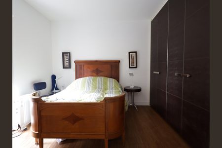 Casa de condomínio à venda com 420m², 4 quartos e 7 vagasSuíte 3