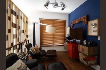 Casa de condomínio à venda com 420m², 4 quartos e 7 vagasSala Intima