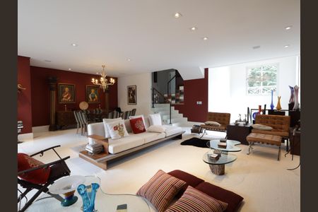 Sala de casa de condomínio à venda com 4 quartos, 420m² em Jardim Leonor, São Paulo