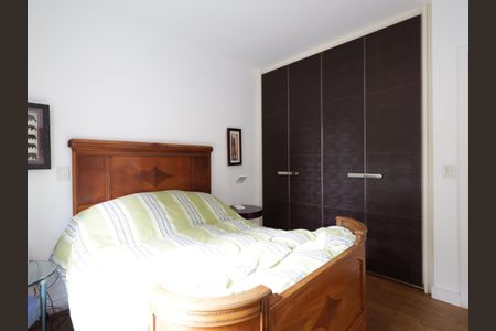 Casa de condomínio à venda com 420m², 4 quartos e 7 vagasSuíte 3