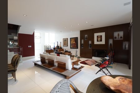 Casa de condomínio à venda com 420m², 4 quartos e 7 vagasSala