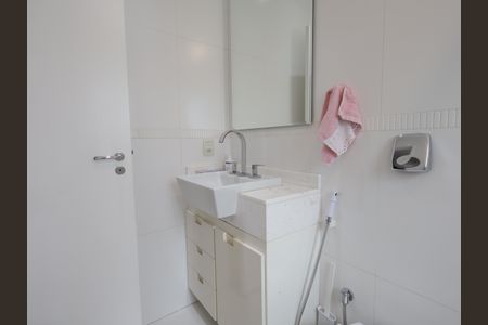 Casa de condomínio à venda com 420m², 4 quartos e 7 vagasBanheiro da Suíte 3