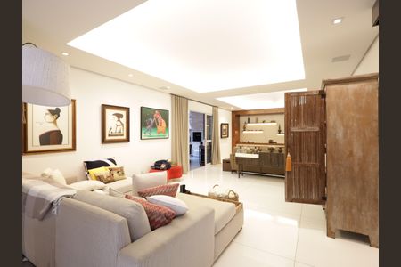 Casa de condomínio à venda com 420m², 4 quartos e 7 vagasSala