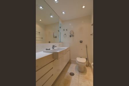 Apartamento à venda com 170m², 3 quartos e 3 vagasBanheiro da Suíte