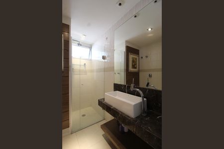 Apartamento à venda com 170m², 3 quartos e 3 vagasBanheiro Social