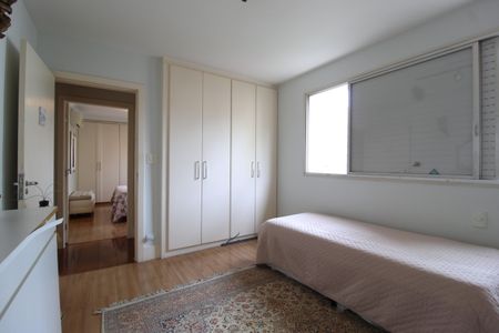 Apartamento à venda com 170m², 3 quartos e 3 vagasQuarto 2
