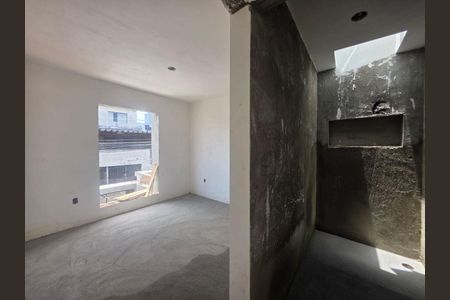 Casa à venda com 3 quartos, 100m² em Vila Nhocuné, São Paulo