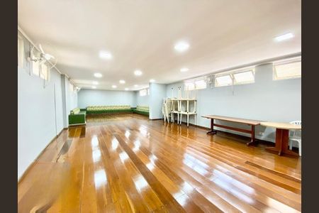 Apartamento à venda com 64m², 2 quartos e 1 vaga