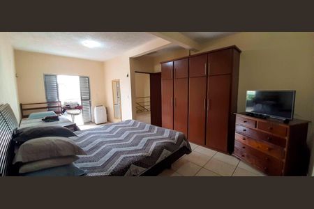 Casa à venda com 130m², 3 quartos e 3 vagas Casa à venda com 130m², 3 quartos e 3 vagasSuíte