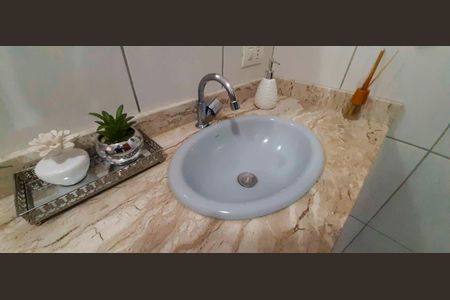 Casa à venda com 130m², 3 quartos e 3 vagas Casa à venda com 130m², 3 quartos e 3 vagasBanheiro 2