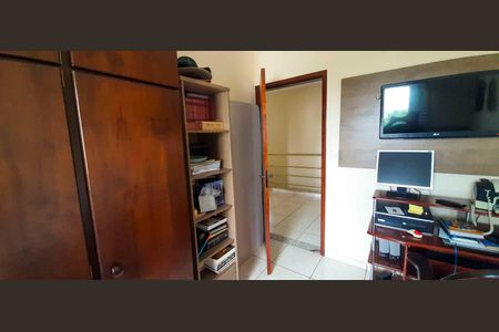 Casa à venda com 130m², 3 quartos e 3 vagas Casa à venda com 130m², 3 quartos e 3 vagasQuarto 2