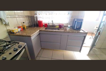 Casa à venda com 130m², 3 quartos e 3 vagas Casa à venda com 130m², 3 quartos e 3 vagasCozinha