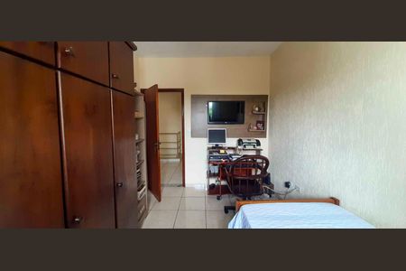 Casa à venda com 130m², 3 quartos e 3 vagas Casa à venda com 130m², 3 quartos e 3 vagasQuarto 2