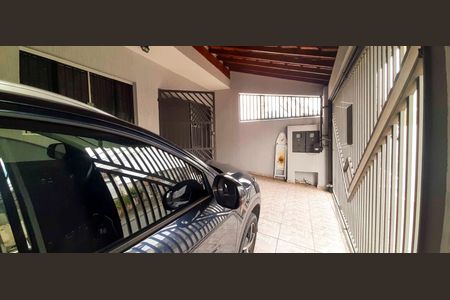 Casa à venda com 130m², 3 quartos e 3 vagas Casa à venda com 130m², 3 quartos e 3 vagasGaragem
