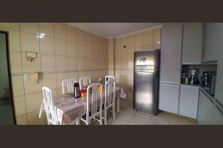 Casa à venda com 130m², 3 quartos e 3 vagas Casa à venda com 130m², 3 quartos e 3 vagasCozinha