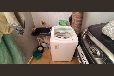 Casa à venda com 130m², 3 quartos e 3 vagas Casa à venda com 130m², 3 quartos e 3 vagasÁrea de Serviço