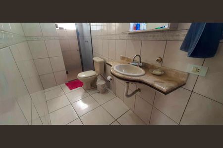 Casa à venda com 130m², 3 quartos e 3 vagas Casa à venda com 130m², 3 quartos e 3 vagasBanheiro da Suíte