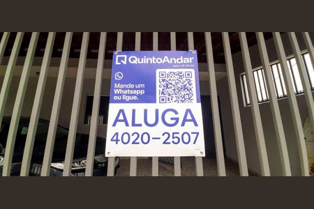 Casa à venda com 130m², 3 quartos e 3 vagas Casa à venda com 130m², 3 quartos e 3 vagasPlaca