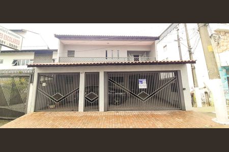Casa à venda com 130m², 3 quartos e 3 vagas Casa à venda com 130m², 3 quartos e 3 vagasFachada