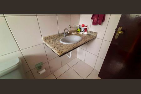 Casa à venda com 130m², 3 quartos e 3 vagas Casa à venda com 130m², 3 quartos e 3 vagasBanheiro 1