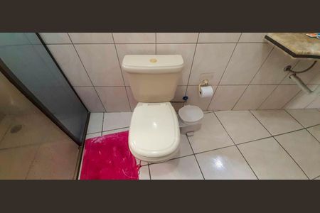 Casa à venda com 130m², 3 quartos e 3 vagas Casa à venda com 130m², 3 quartos e 3 vagasBanheiro da Suíte