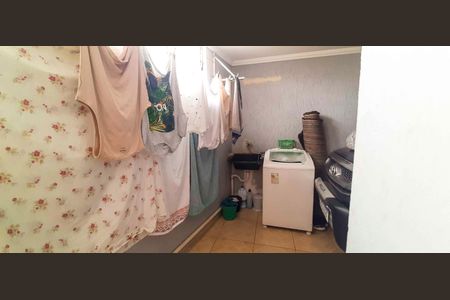 Casa à venda com 130m², 3 quartos e 3 vagas Casa à venda com 130m², 3 quartos e 3 vagasÁrea de Serviço