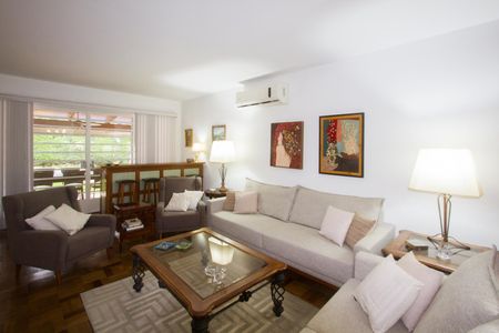 Casa à venda com 3 quartos, 431m² em Granja Julieta, São Paulo