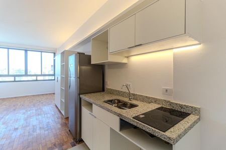 Cozinha de kitnet/studio para alugar com 1 quarto, 27m² em República, São Paulo
