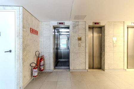 Studio para alugar com 27m², 1 quarto e sem vaga Studio para alugar com 27m², 1 quarto e sem vagaElevadores