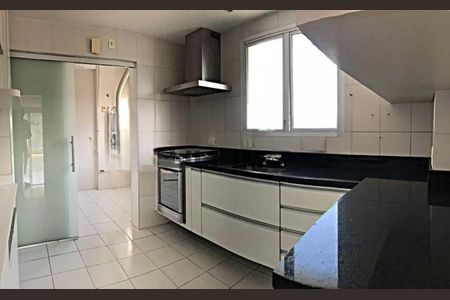 Apartamento à venda com 3 quartos, 125m² em Vila Uberabinha, São Paulo
