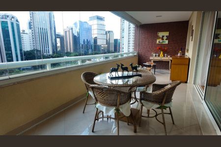 Apartamento à venda com 150m², 4 quartos e 3 vagas