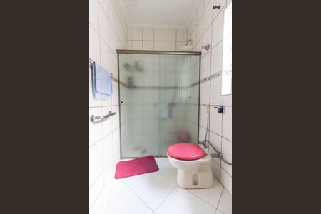 Casa à venda com 210m², 3 quartos e 2 vagas Casa à venda com 210m², 3 quartos e 2 vagasBanheiro Social