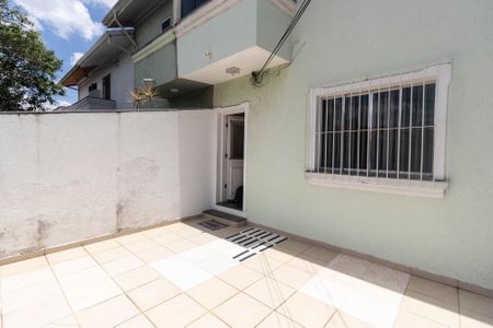 Casa à venda com 210m², 3 quartos e 2 vagas Casa à venda com 210m², 3 quartos e 2 vagasVaranda