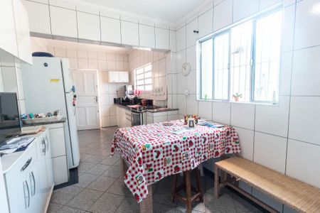 Casa à venda com 210m², 3 quartos e 2 vagas Casa à venda com 210m², 3 quartos e 2 vagasCozinha