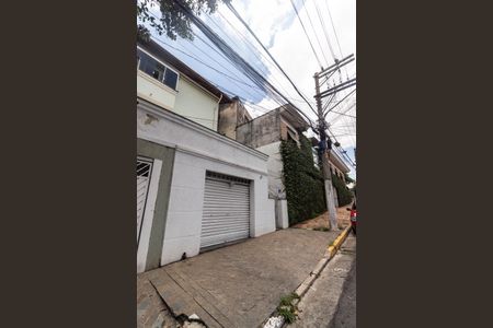 Casa à venda com 210m², 3 quartos e 2 vagas Casa à venda com 210m², 3 quartos e 2 vagasFachada