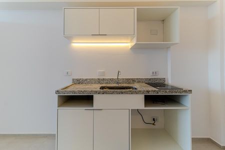 Cozinha de kitnet/studio para alugar com 1 quarto, 27m² em República, São Paulo