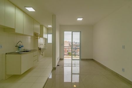 Sala de apartamento para alugar com 2 quartos, 50m² em Jardim Itacolomi, São Paulo