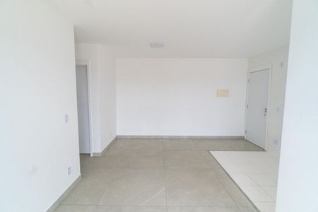 Sala de apartamento para alugar com 2 quartos, 50m² em Jardim Itacolomi, São Paulo